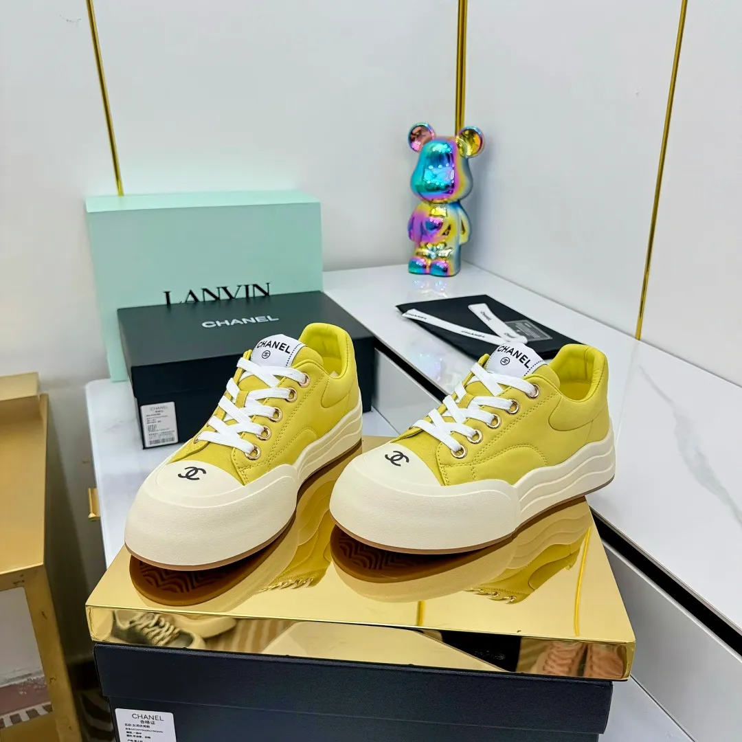 👟👟Ex-factory price 600👟👟 Chanel bread shoes ~ original calfskin panda shoes Chanel 25C latest hot style panda black and white sports shoes casual sneakers Xiaoxiang hot item classic black and white panda color coco girls must pay Fabric: original custom mixed sheepskin lining: original imported breathable mesh lining outsole: Original molded rubber + TPU combination Size: Women's 35-41 👉 👉 👉